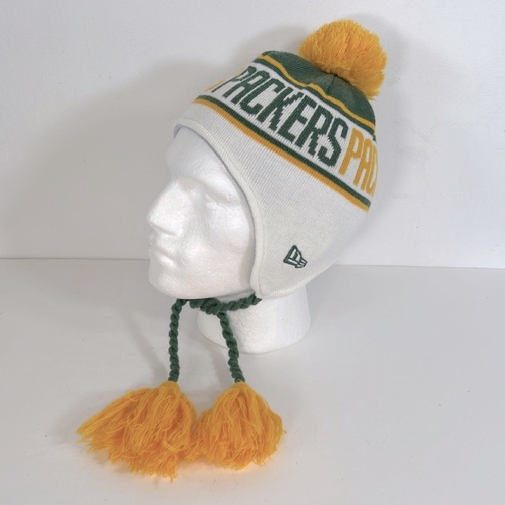 New Era Green Bay Packers NFL Youth OS Lined Stretch Hat With PomPom & Tassels